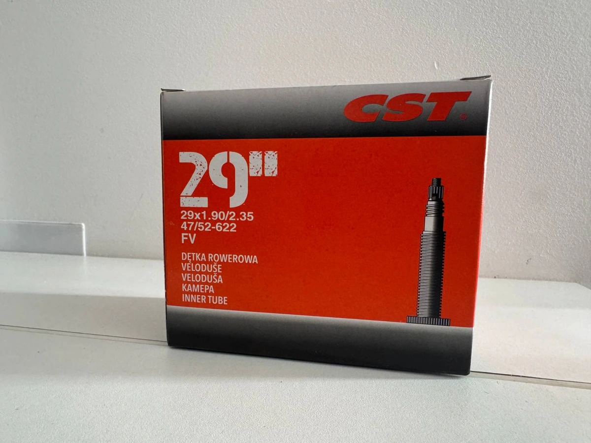 Камера CST 29x1.90-2.35 з ніпелем Presta (SV 40 мм) у фірмовій упаковці